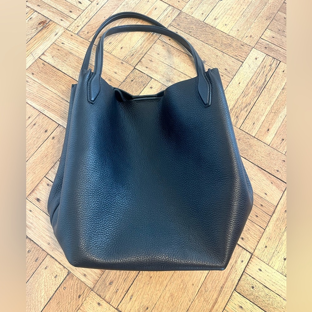 NWOT Madewell shopper tote in black used once, in new condition.